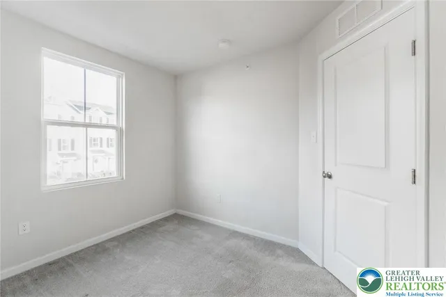 $319,900 | 2142 Cross Country Road, Northampton, PA 18067