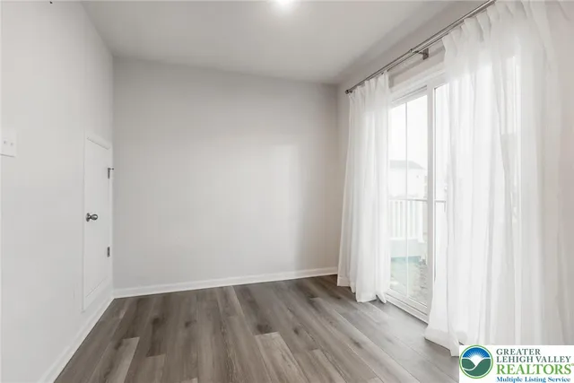 $319,900 | 2142 Cross Country Road, Northampton, PA 18067