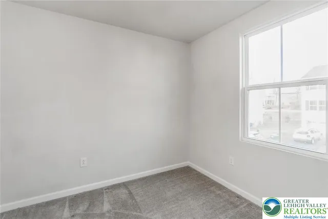 $319,900 | 2142 Cross Country Road, Northampton, PA 18067