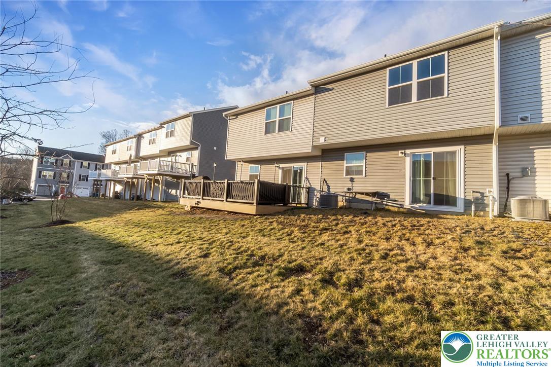 2142 Cross Country Road Northampton, PA 18067 - Photo 4 of 40