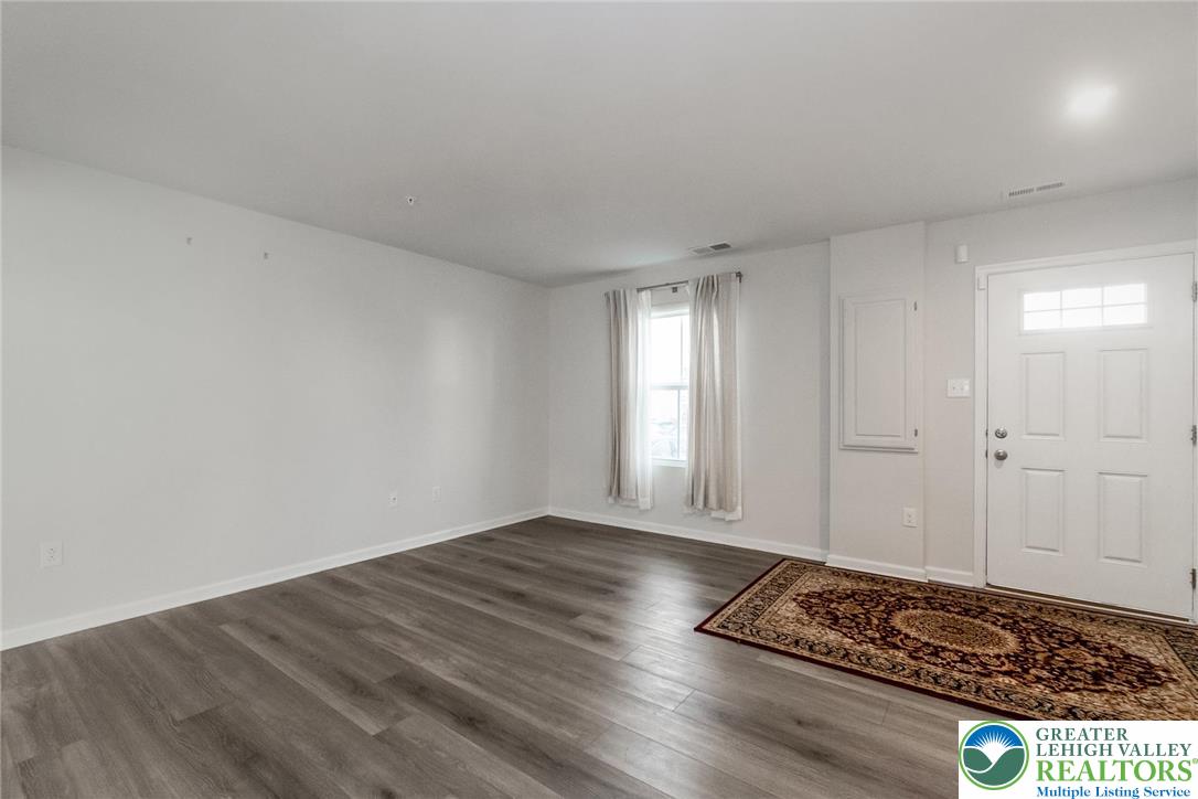 2142 Cross Country Road Northampton, PA 18067 - Photo 10 of 40