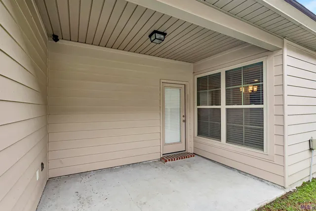 $1,950 | 7636 West Pelican Lks Avenue, Baton Rouge, LA 70820