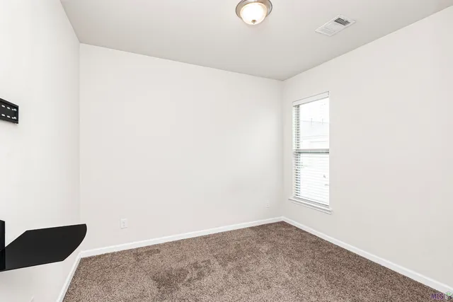 $1,950 | 7636 West Pelican Lks Avenue, Baton Rouge, LA 70820