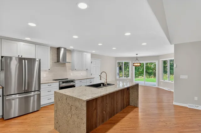 $739,900 | W349S10106 Bittersweet Court, Eagle, WI 53119