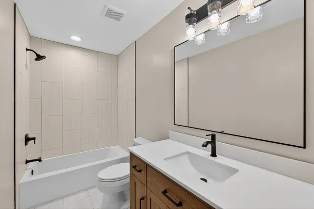 $739,900 | W349S10106 Bittersweet Court, Eagle, WI 53119