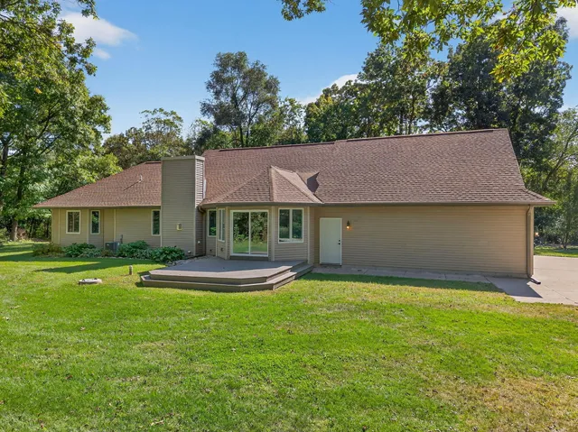 $739,900 | W349S10106 Bittersweet Court, Eagle, WI 53119