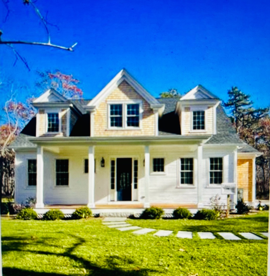27 7th Street North Edgartown, MA 02539 - Photo 1 of 25