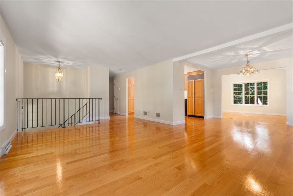 114 Albemarle Road Norwood, MA 02062 - Photo 8 of 42
