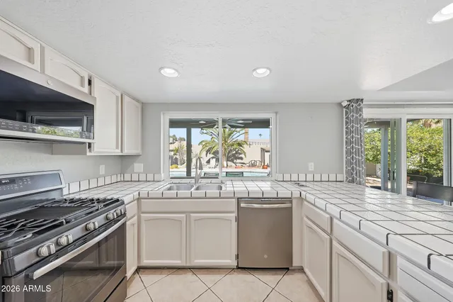 $750,000 | 612 East Brook Hollow Drive, Phoenix, AZ 85022