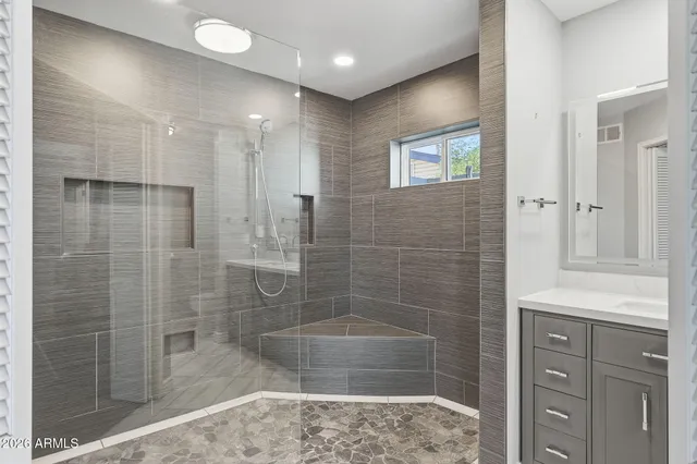 $750,000 | 612 East Brook Hollow Drive, Phoenix, AZ 85022