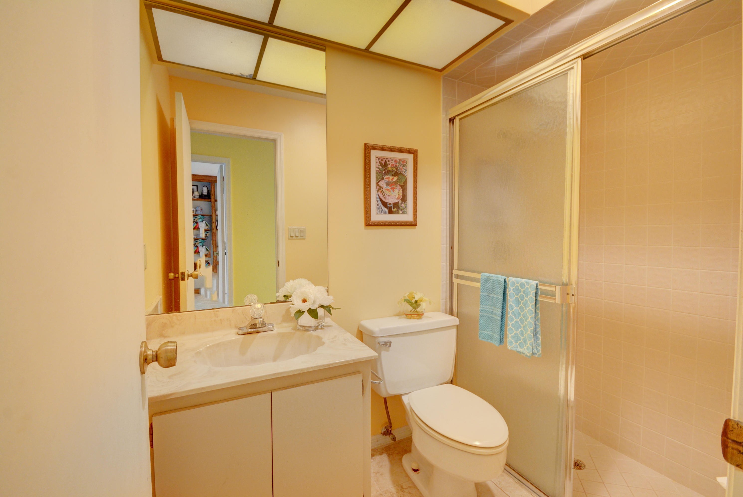 6730 Lago Vista Terrace Boca Raton, FL 33433 - Photo 33 of 41 Guest Bath