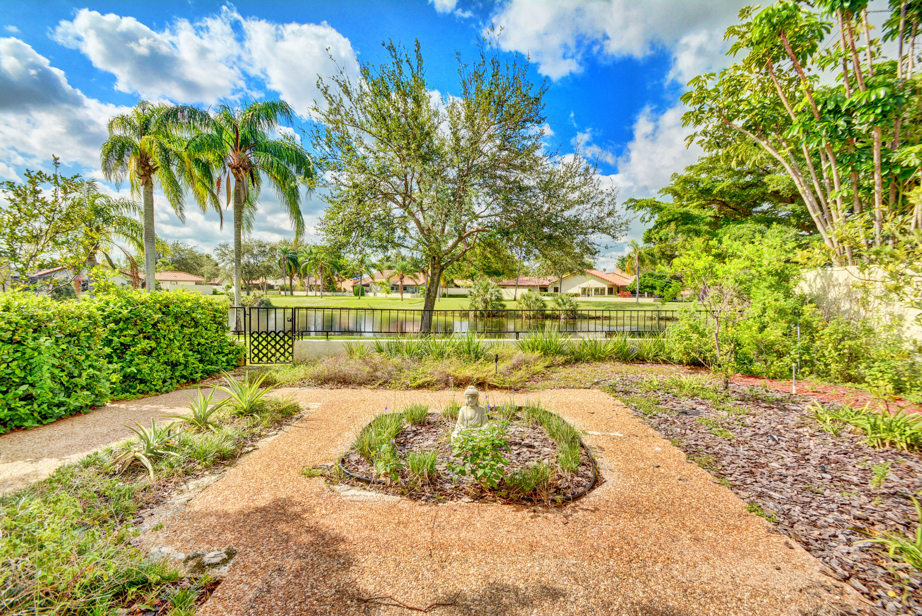 6730 Lago Vista Terrace Boca Raton, FL 33433 - Photo 5 of 41 Open/Fenced in Patio