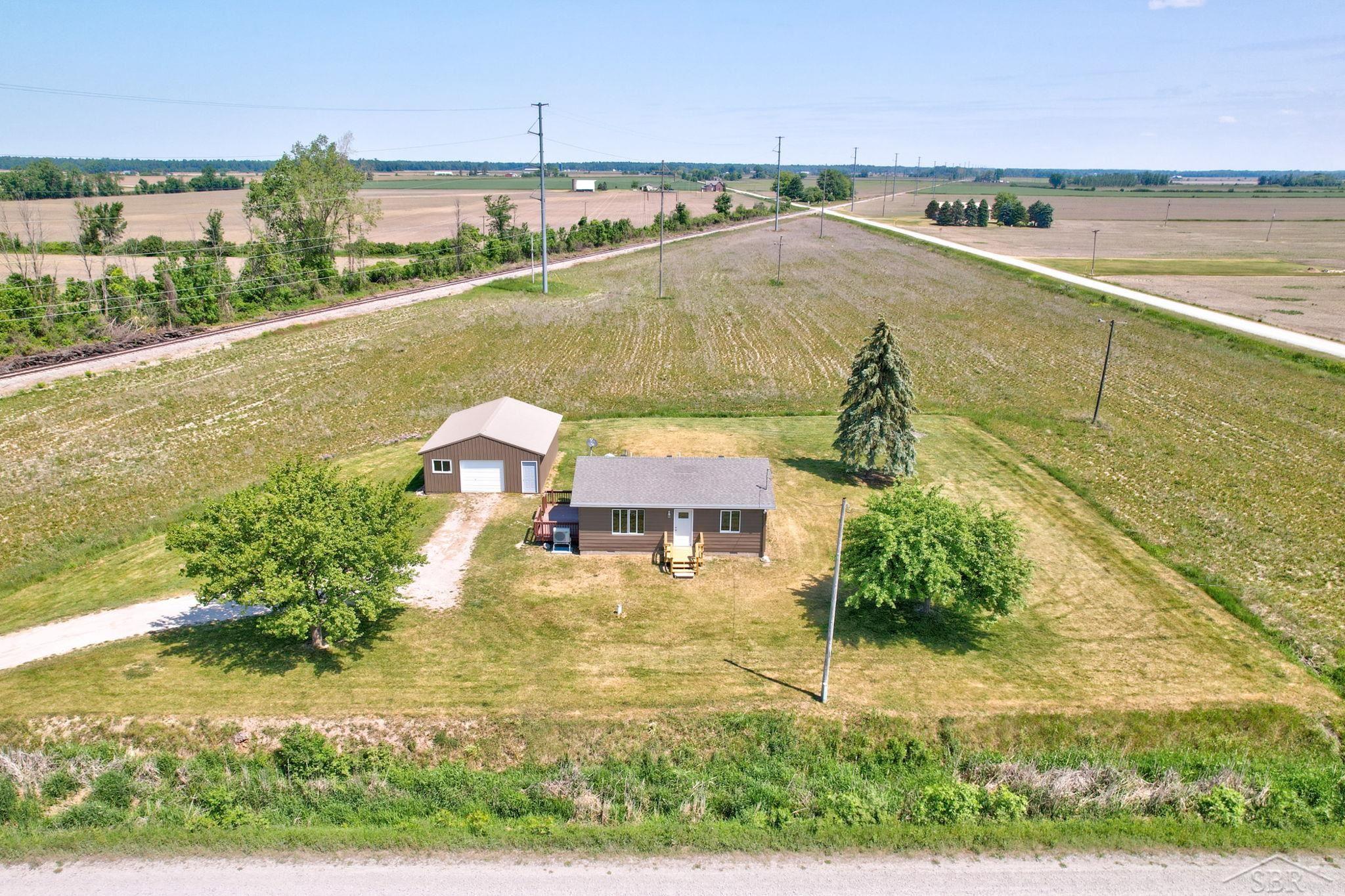 2532 Bordeau Road Standish, MI 48658 - Photo 38 of 50 Front of Home