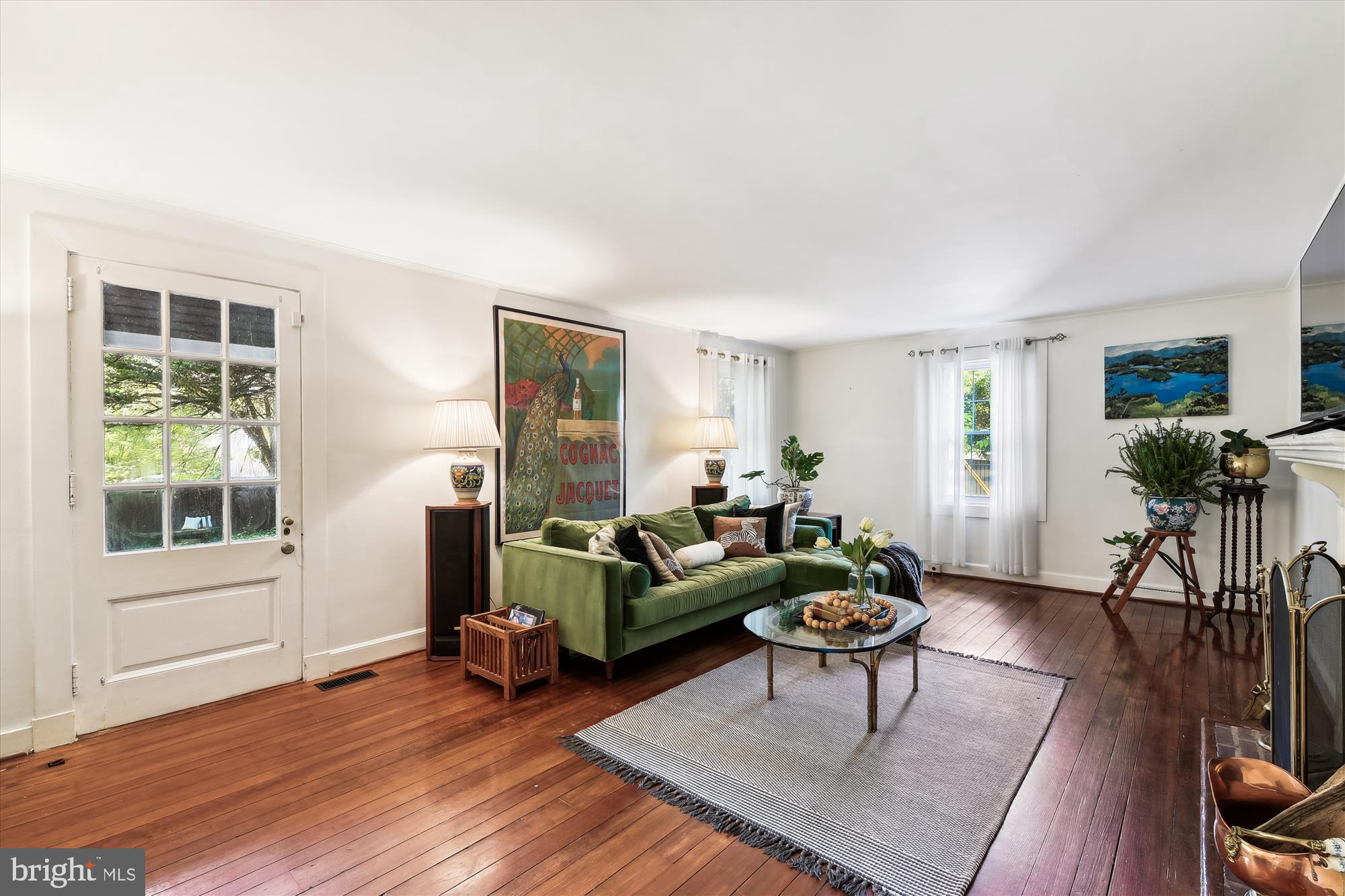 201 Cedarcroft Road Baltimore, MD 21212 - Photo 10 of 88 Living Room with access to the back patio and yard
