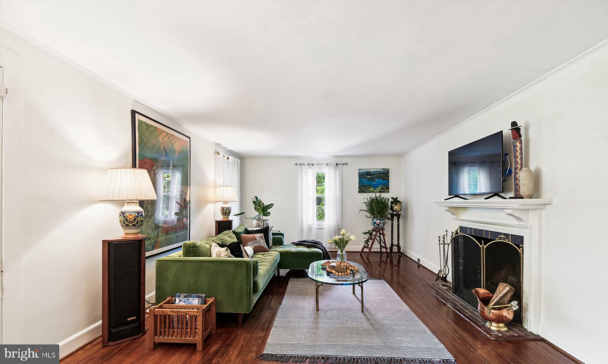 201 Cedarcroft Road Baltimore, MD 21212 - Photo 11 of 88 Living Room with wood floors throughout
