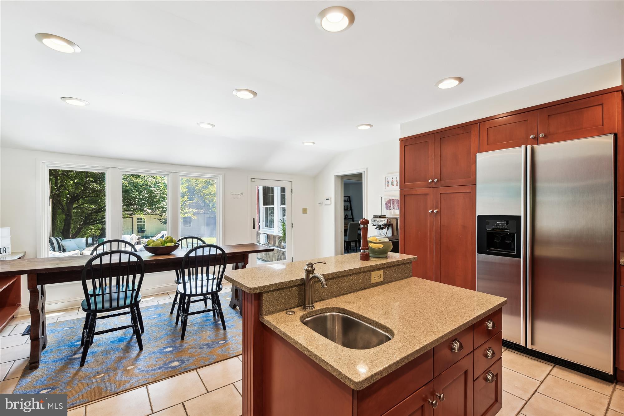 201 Cedarcroft Road Baltimore, MD 21212 - Photo 19 of 88 2 sinks, 1 island, plus recessed lights & built-in