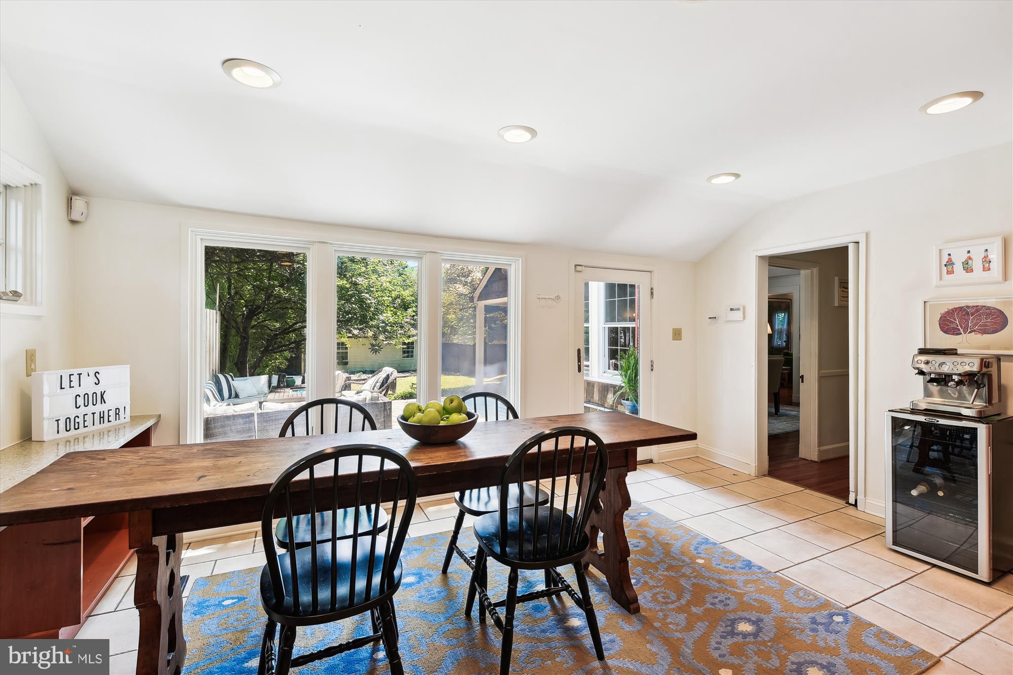 201 Cedarcroft Road Baltimore, MD 21212 - Photo 22 of 88 Breakfast Area in kitchen overlooking back patio
