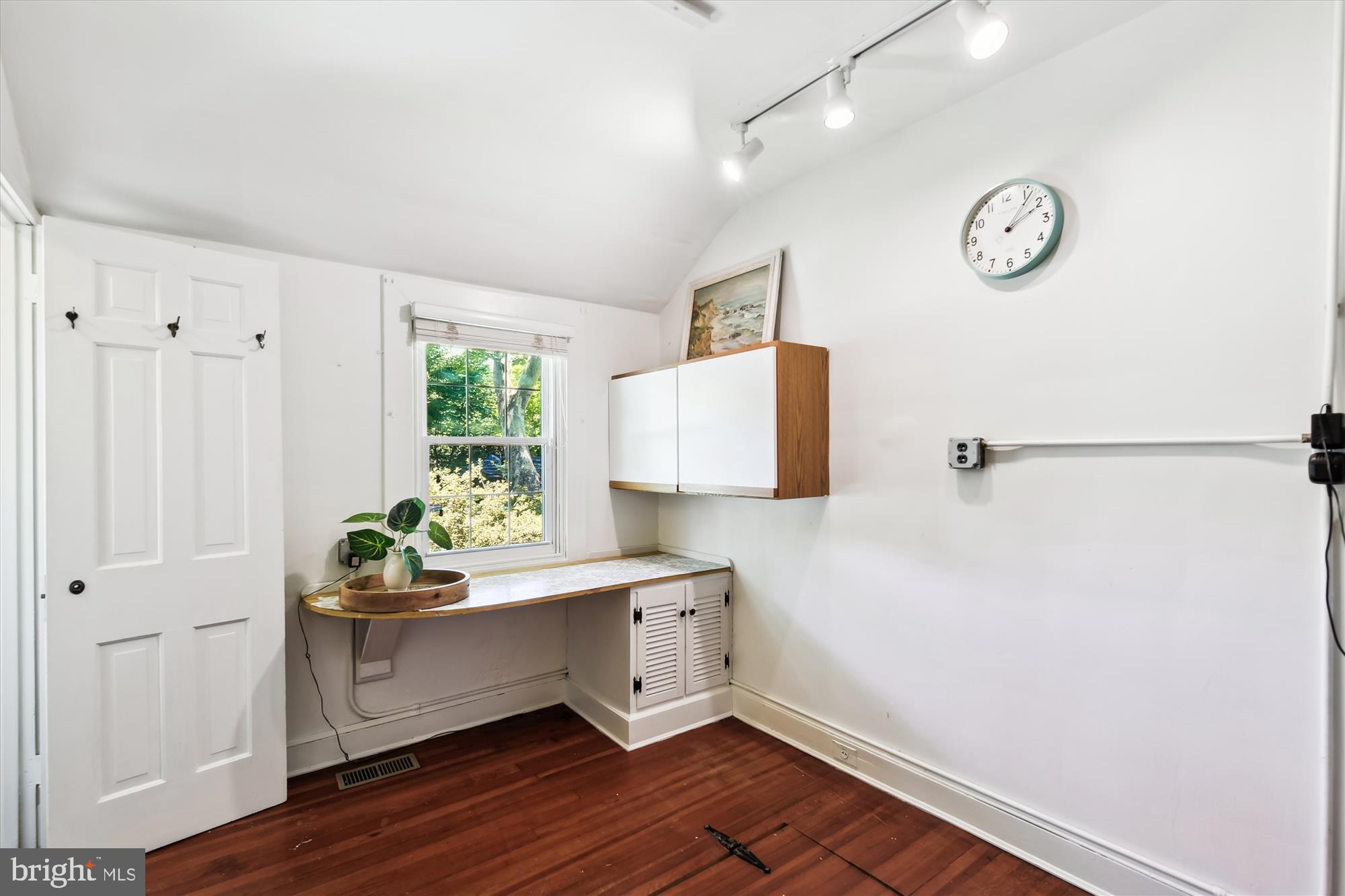 201 Cedarcroft Road Baltimore, MD 21212 - Photo 27 of 88 Laundry/Pantry/Storage Room! Amazing extra space.