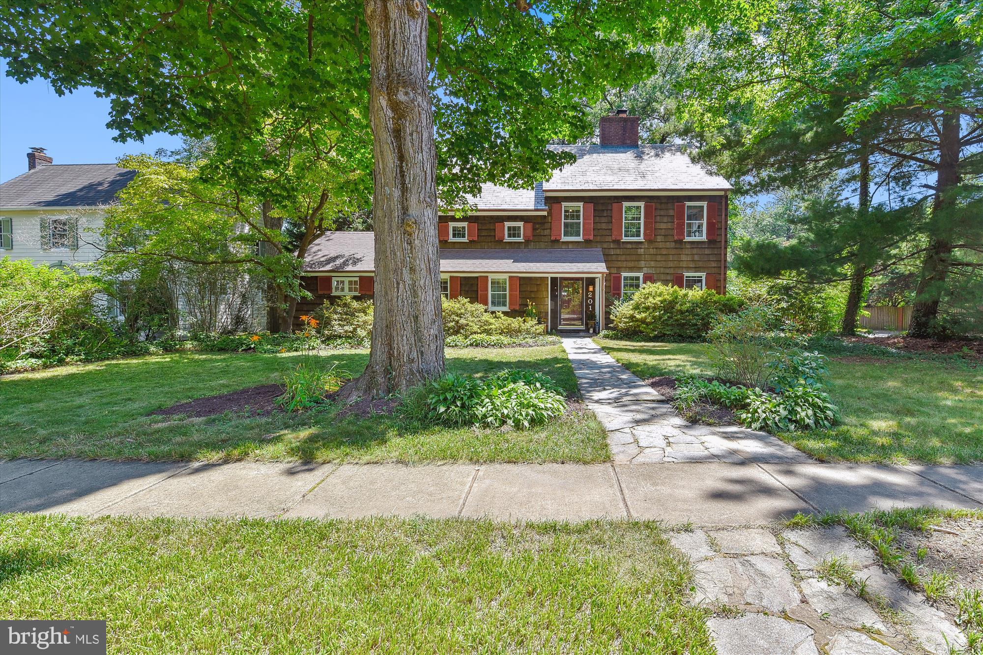 201 Cedarcroft Road Baltimore, MD 21212 - Photo 4 of 88 Flagstone path welcomes you to the front door