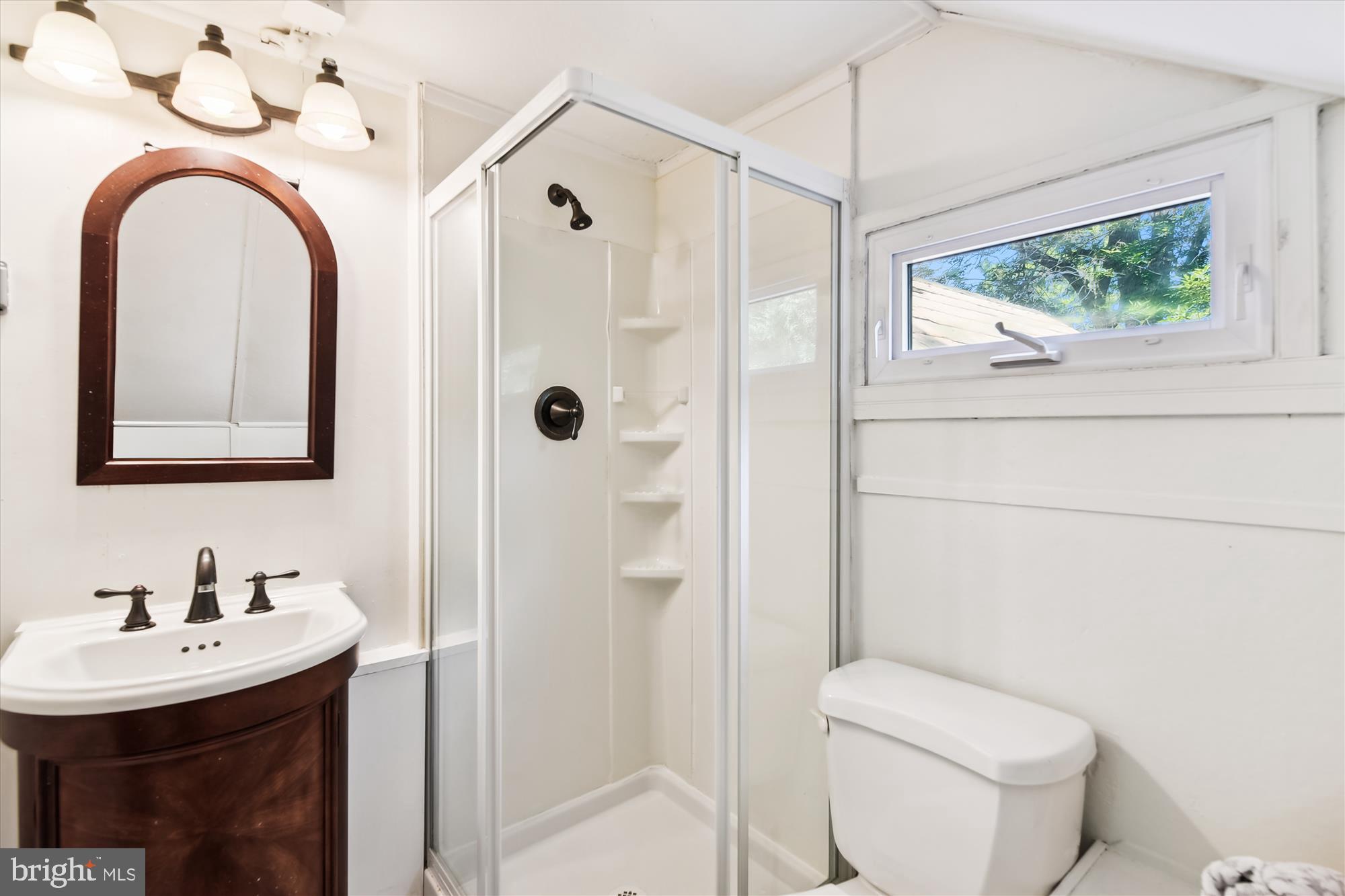 201 Cedarcroft Road Baltimore, MD 21212 - Photo 51 of 88 Full Bath #3: Top Level En Suite