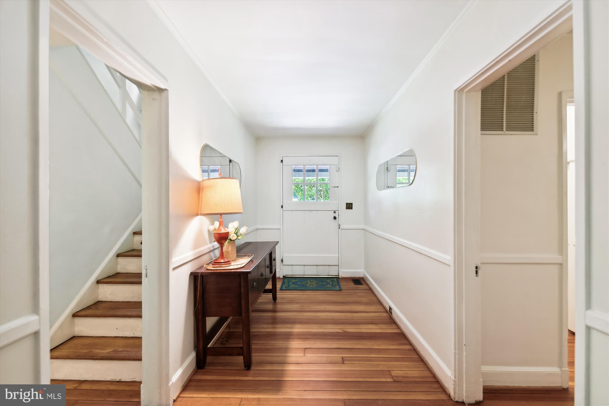 201 Cedarcroft Road Baltimore, MD 21212 - Photo 7 of 88 Entryway leading to the main level