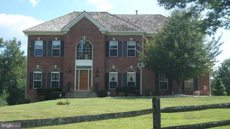 Spectacular 12-yr young Colonial!