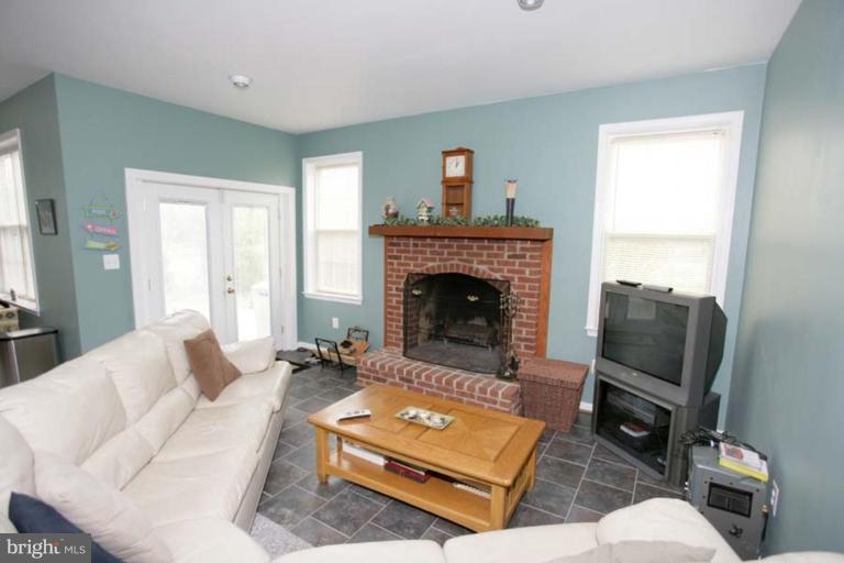 8500 Churchill Downs Road Gaithersburg, MD 20882 - Photo 20 of 30 Recreation Room sitting area