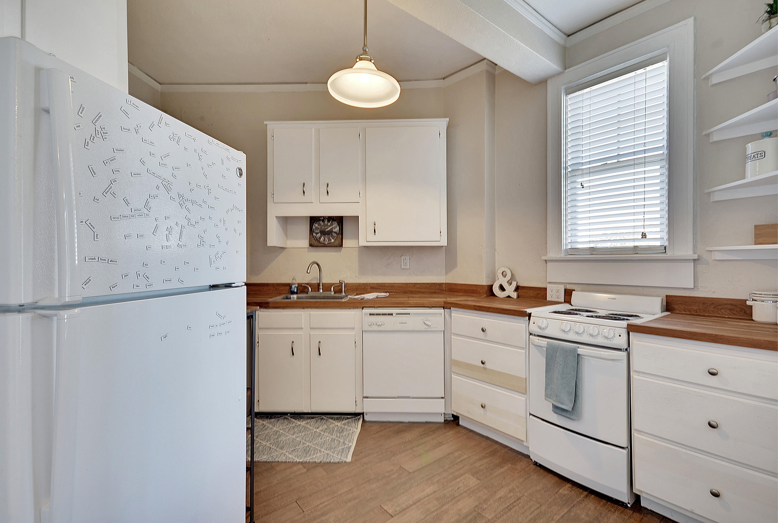 63 Rutledge Avenue, Unit 20 Charleston, SC 29401 - Photo 7 of 15 Full Kitchen