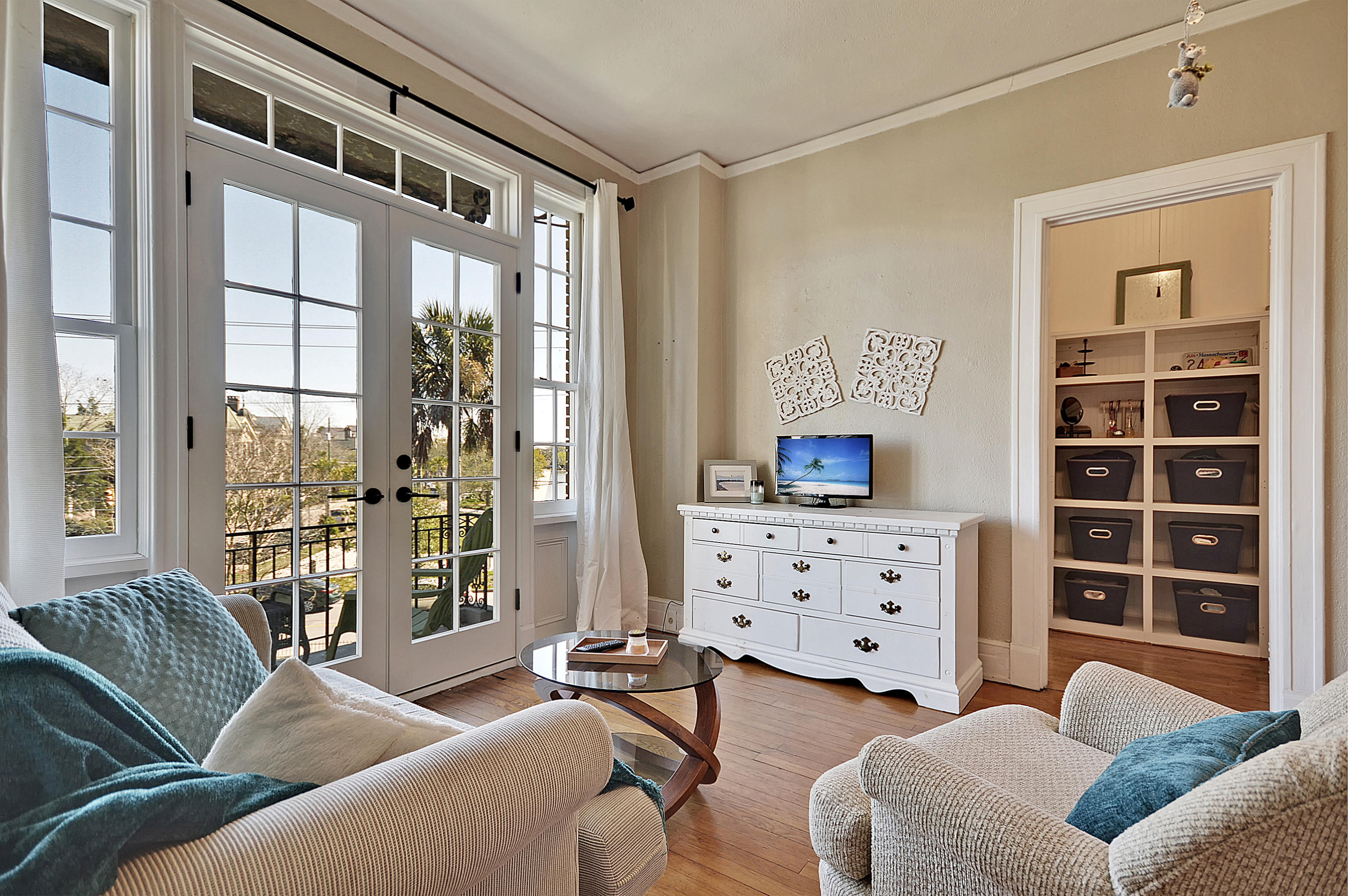 63 Rutledge Avenue, Unit 20 Charleston, SC 29401 - Photo 9 of 15 Living Room