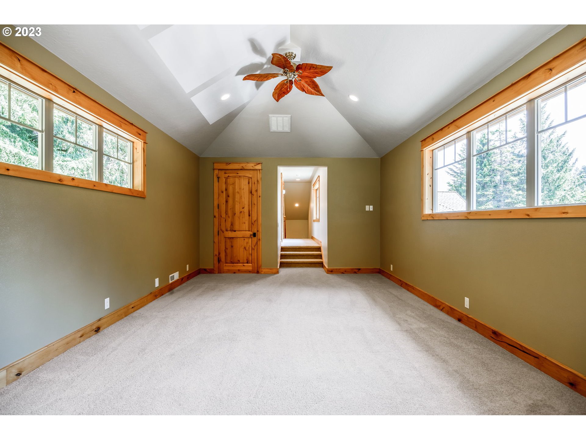 40091 Deerhorn Road Springfield, OR 97478 - Photo 40 of 46 a view of an empty room with a window