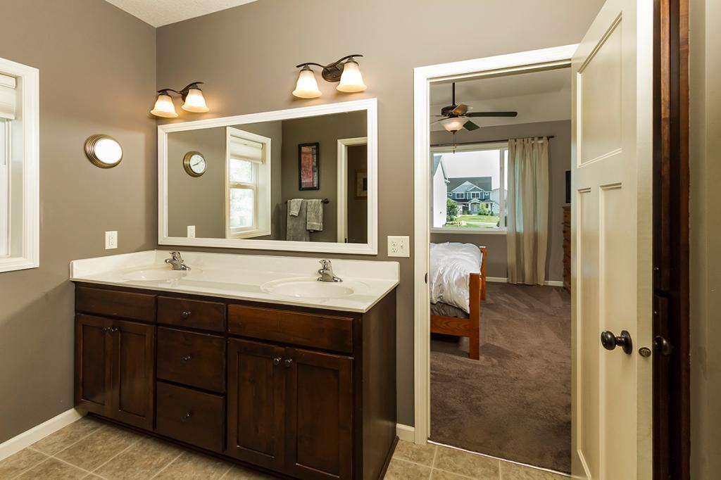 1358 Ridge Lane Shakopee, MN 55379 - Photo 11 of 30 Gallery Image 11