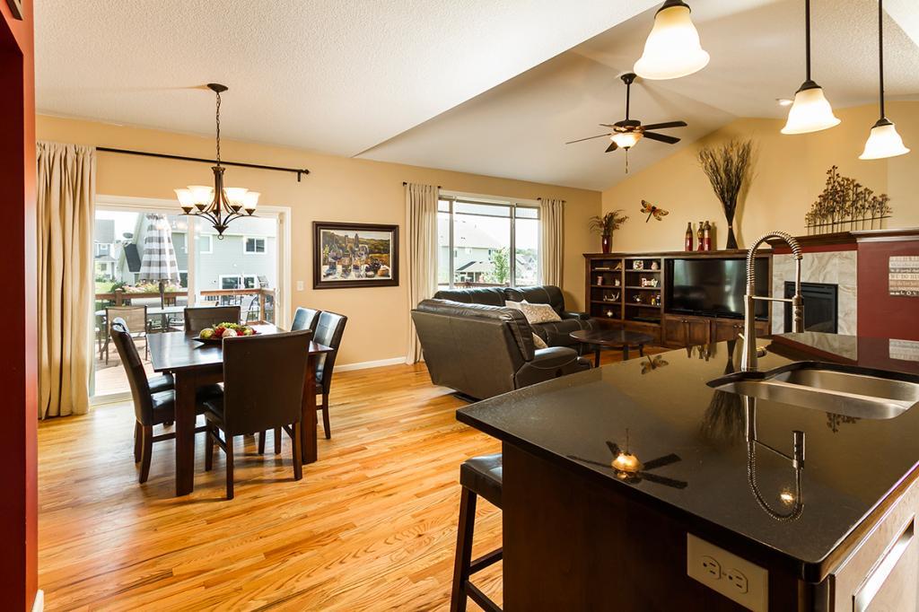 1358 Ridge Lane Shakopee, MN 55379 - Photo 9 of 30 Gallery Image 9
