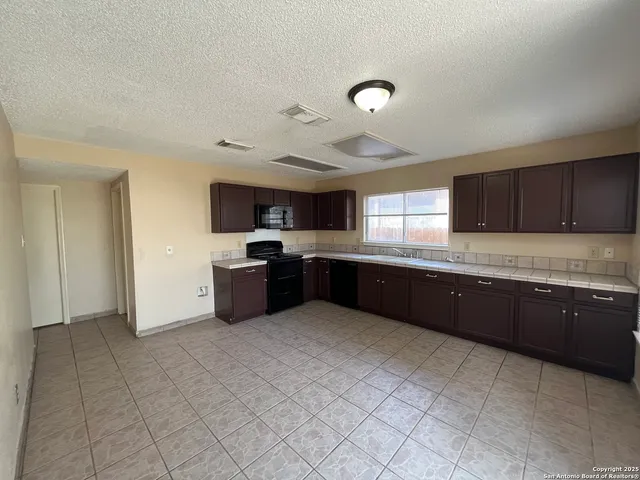 $1,795 | 6212 Encanto Point Drive, San Antonio, TX 78244