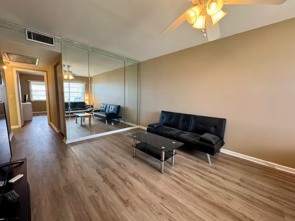 $1,600 | 4019 Lincoln A, Boca Raton, FL 33434