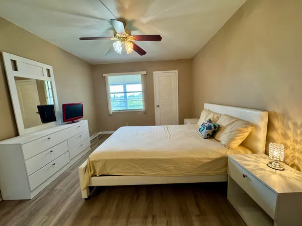 $1,600 | 4019 Lincoln A, Boca Raton, FL 33434