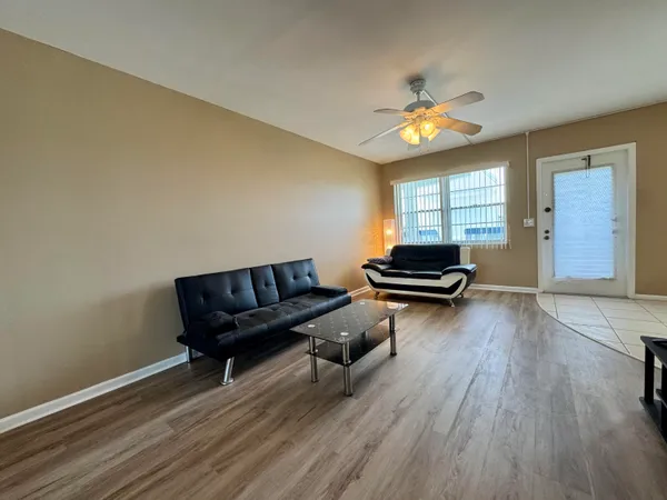 $1,600 | 4019 Lincoln A, Boca Raton, FL 33434