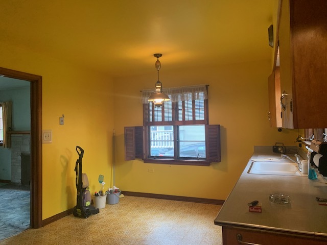 321 East Washington Street Ottawa, IL 61350 - Photo 5 of 20 a view of a room with gym equipment