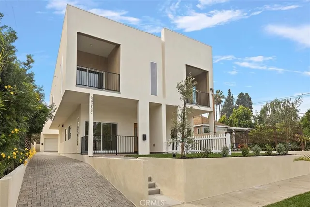 $2,750,000 | 642 East Fairview Boulevard, Inglewood, CA 90302