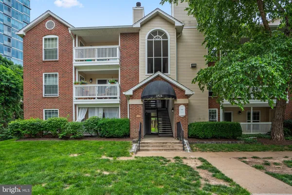 $299,000 | 1521 Lincoln Way, Unit 104A, McLean, VA 22102