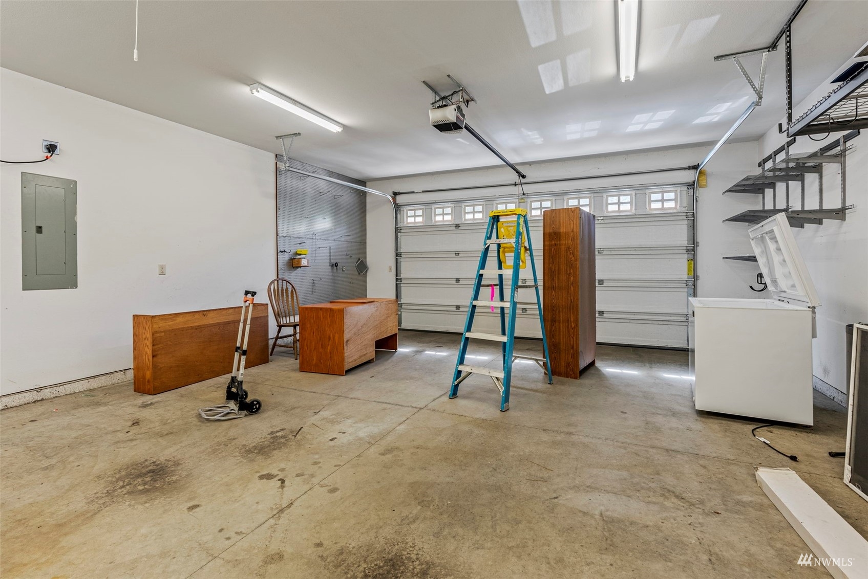 241 Puma Road Longview, WA 98632 - Photo 18 of 24 a view of a room with gym equipment