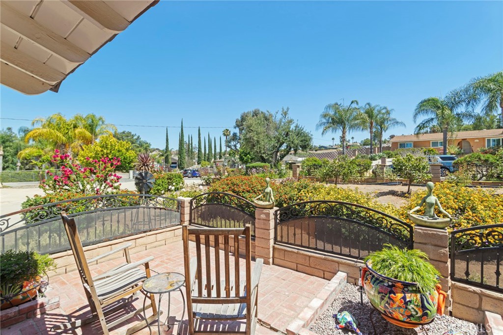 16520 Wagon Wheel Drive Riverside, CA 92506 - Photo 11 of 56
