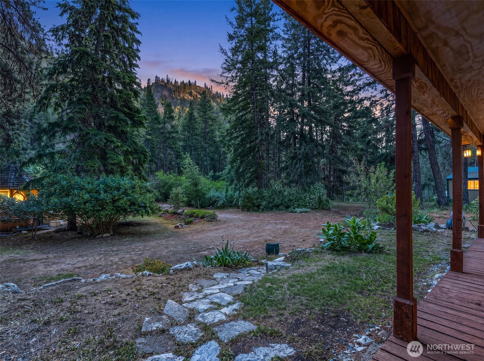 4650 Navarre Coulee Road Chelan, WA 98816 - Photo 4 of 40