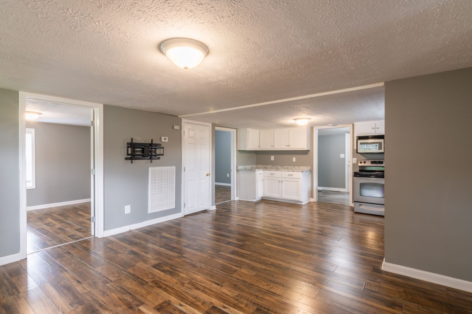 605 Days Road Lafayette, TN 37083 - Photo 3 of 17