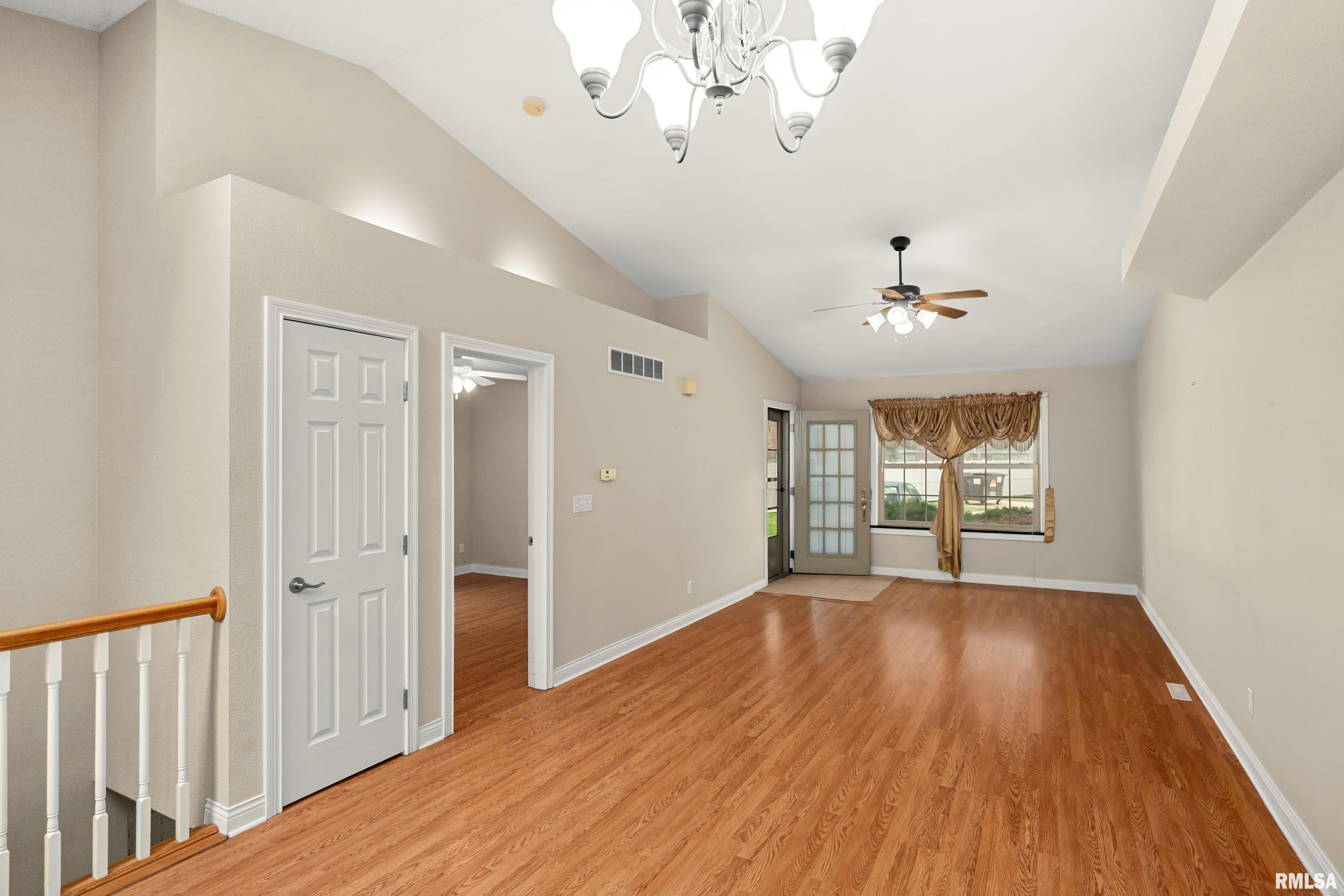 642 North Third Avenue, Unit 7 Morton, IL 61550 - Photo 11 of 30