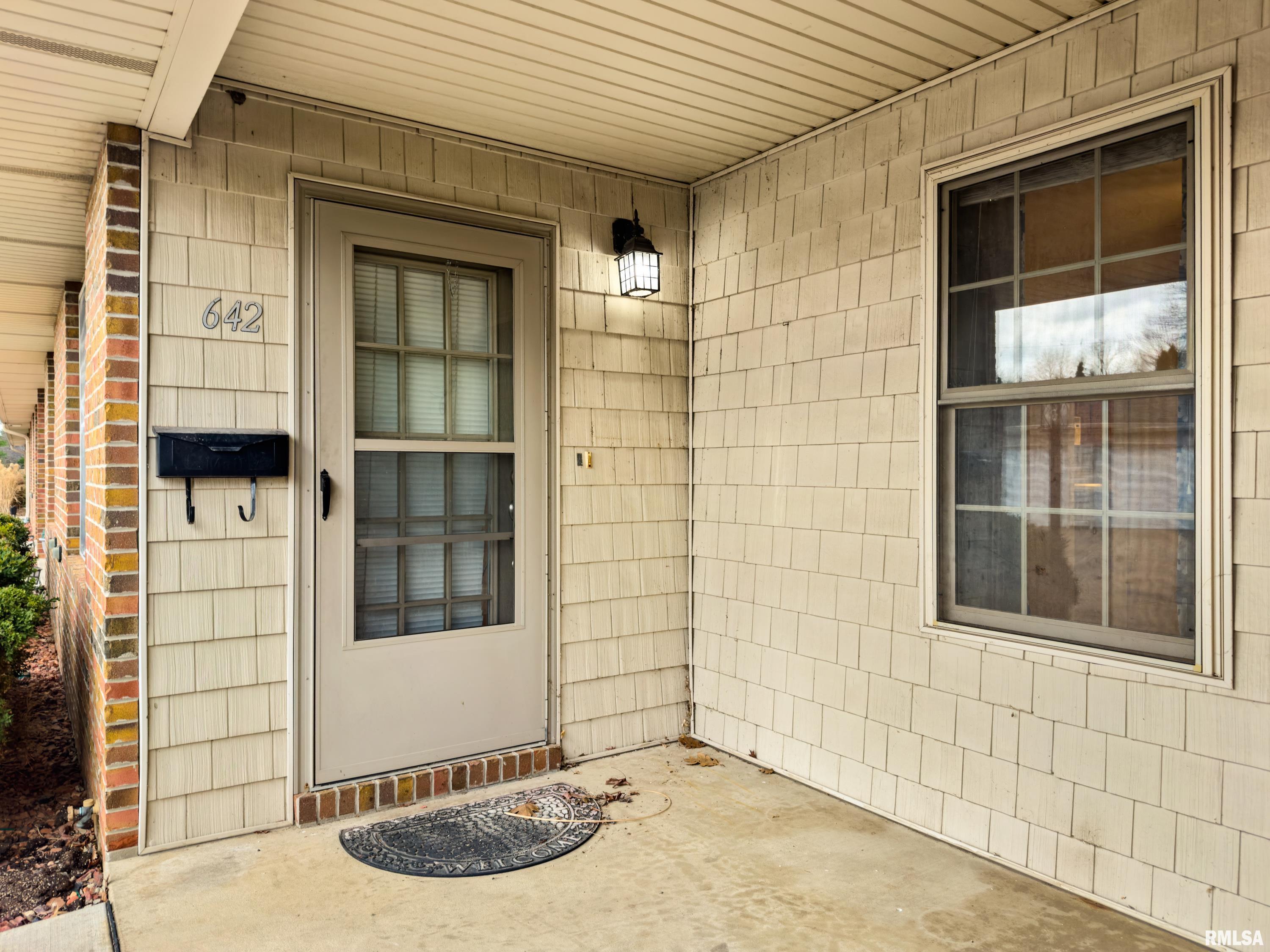 642 North Third Avenue, Unit 7 Morton, IL 61550 - Photo 2 of 30