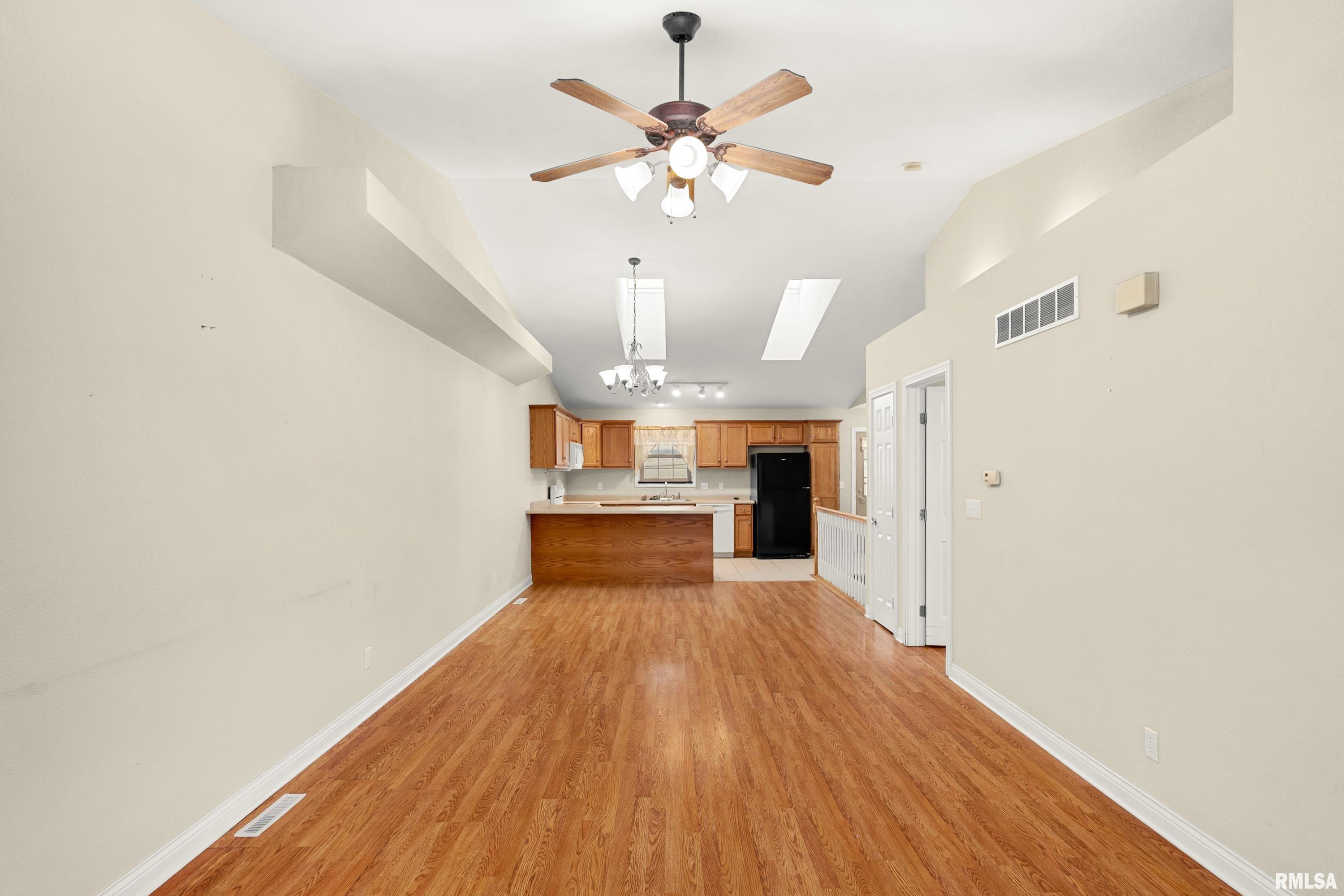 642 North Third Avenue, Unit 7 Morton, IL 61550 - Photo 5 of 30