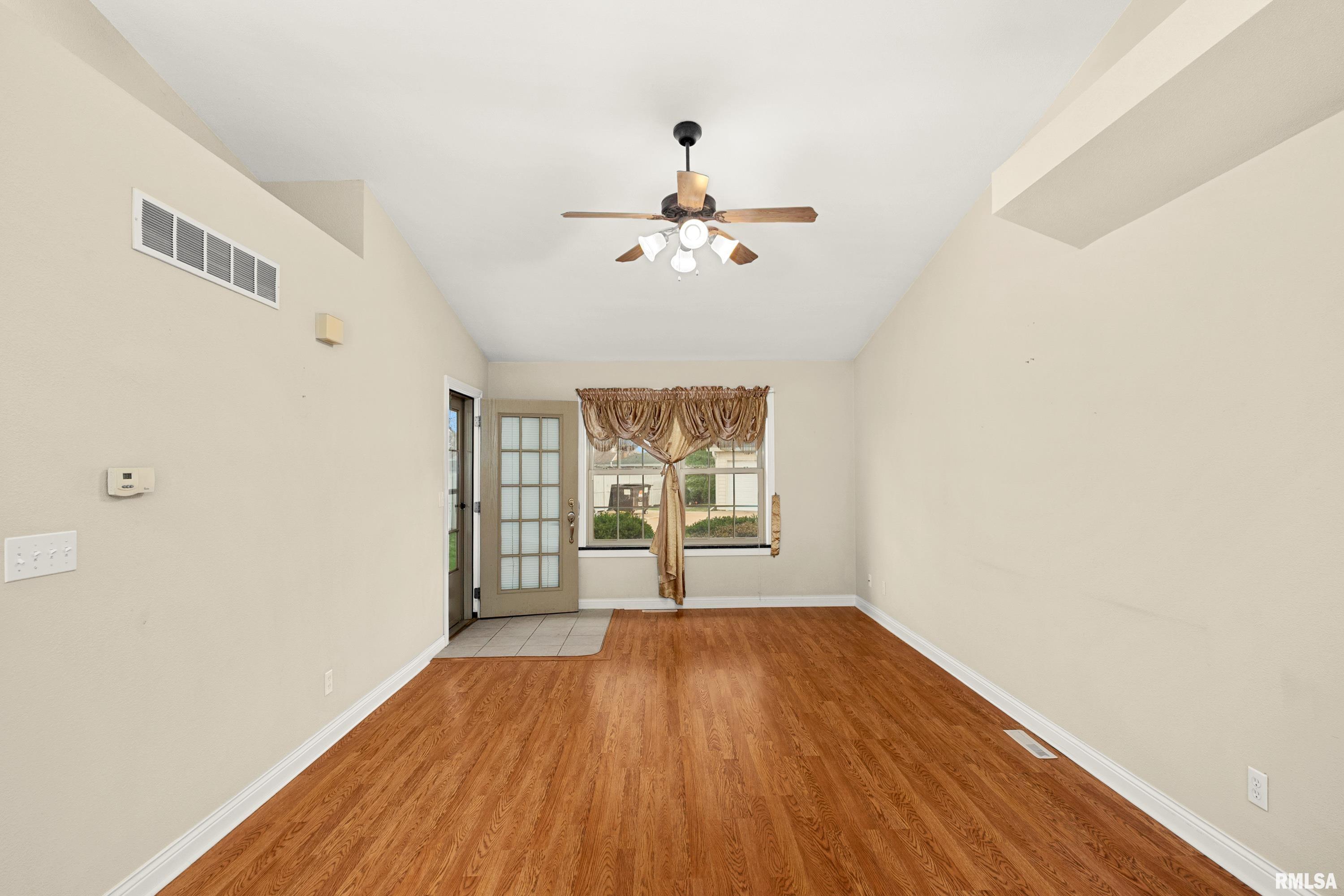 642 North Third Avenue, Unit 7 Morton, IL 61550 - Photo 8 of 30