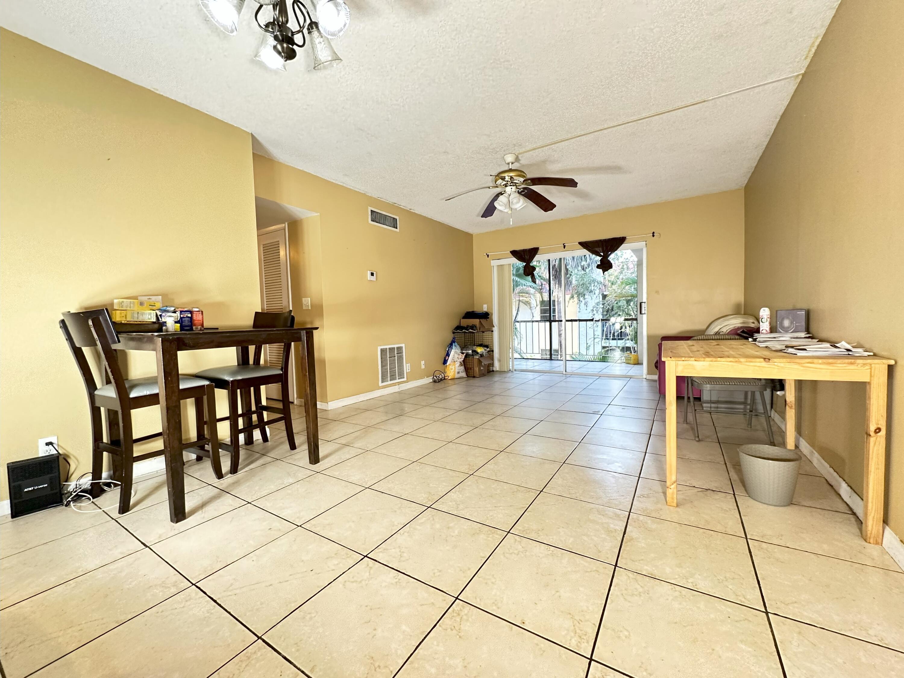636 Northwest 13th Street, Unit 280 Boca Raton, FL 33486 - Photo 1 of 16 Living Room
