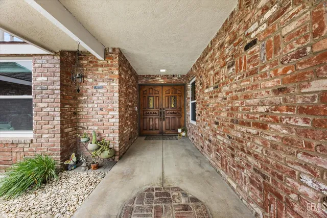 $640,000 | Undisclosed Address, Bakersfield, CA 93309