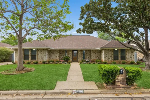 $430,000 | 4008 Kingswick Drive, Arlington, TX 76016